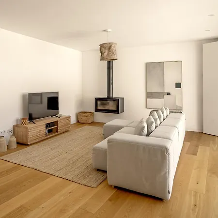 Вилла Modern & Bright With Pool By Homing *