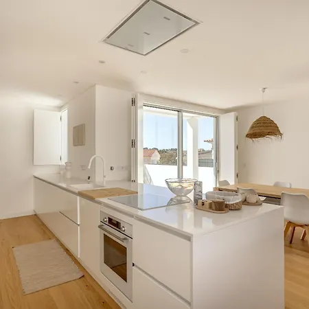 Modern & Bright With Pool By Homing * Эрисейра