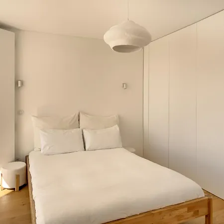 Modern & Bright With Pool By Homing Villa *