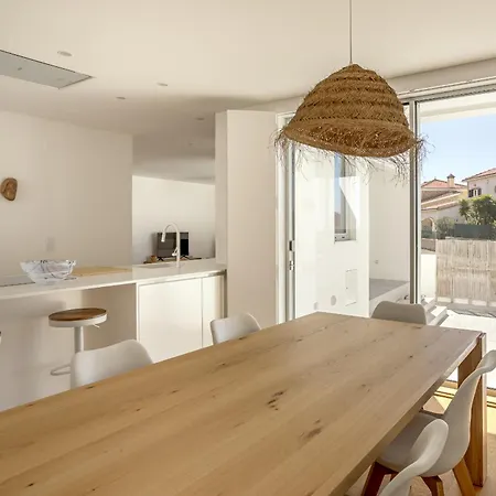 Modern & Bright With Pool By Homing