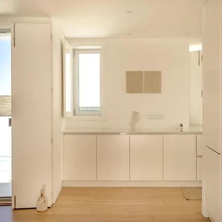 Villa Modern & Bright With Pool By Homing