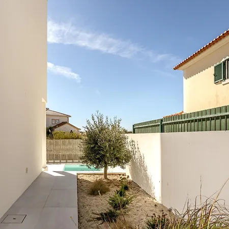 Modern & Bright With Pool By Homing Villa *