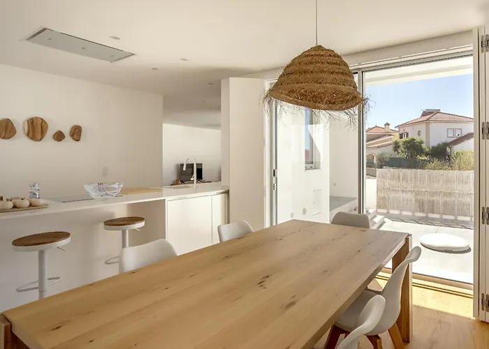 Modern & Bright With Pool By Homing