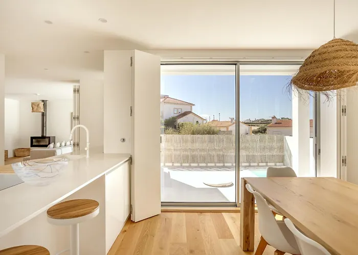 Modern & Bright With Pool By Homing