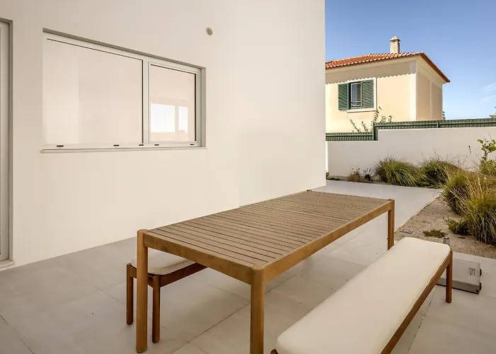 Modern & Bright With Pool By Homing *